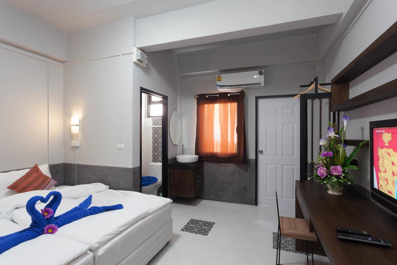 Feelgood@Journey Hostel Phuket Exteriör bild